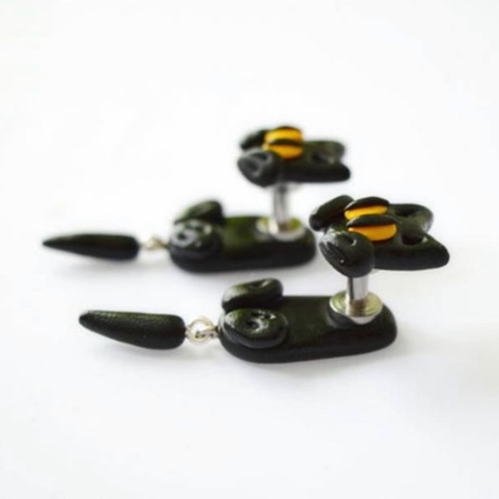 🍁🎃 Etsy Hand Crafted | 💎 Dangling Black Cat 🐈‍⬛ Stainless Steel Plugs/Gauges - Picture 2 of 5